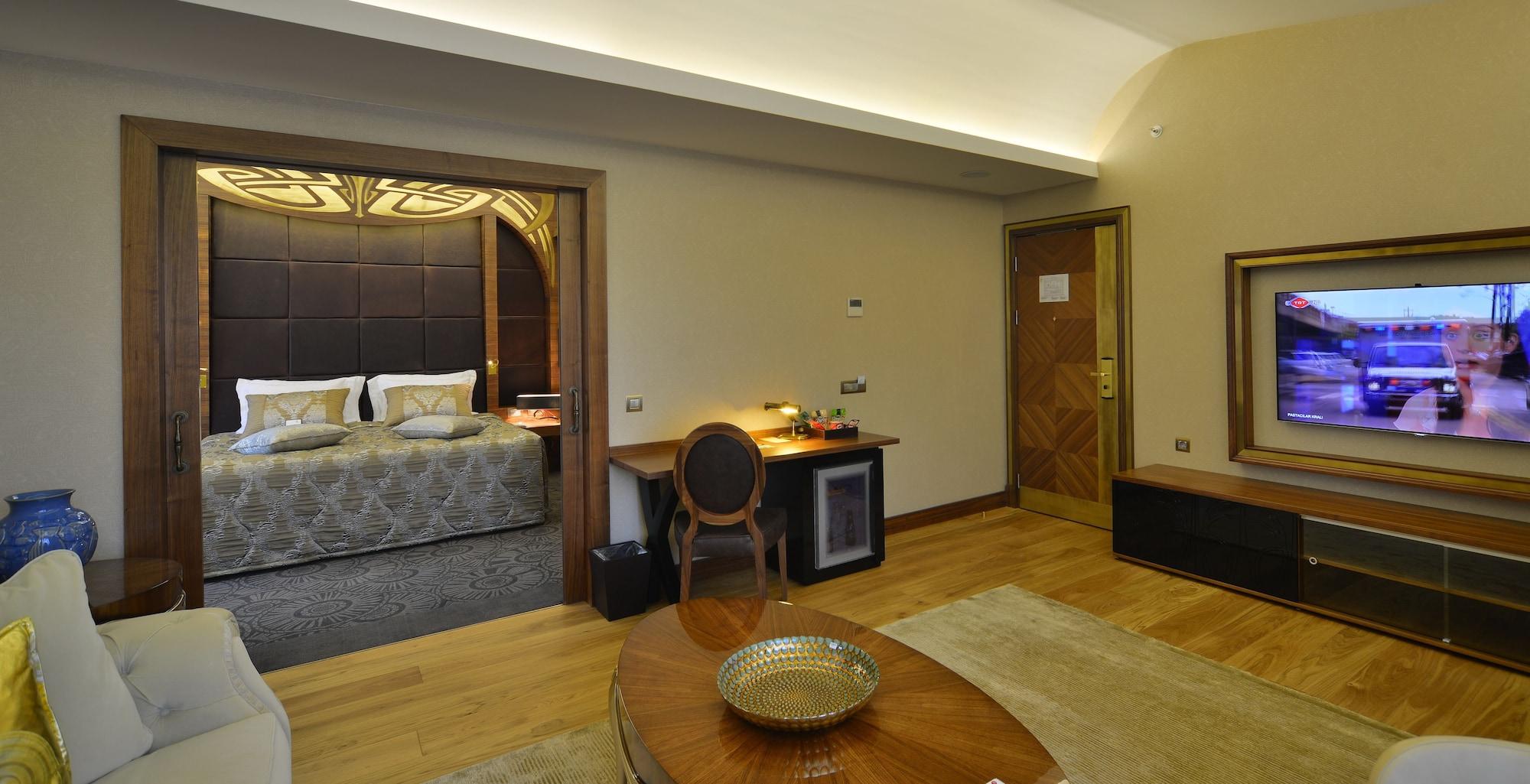 Mona - Special Class Ankara