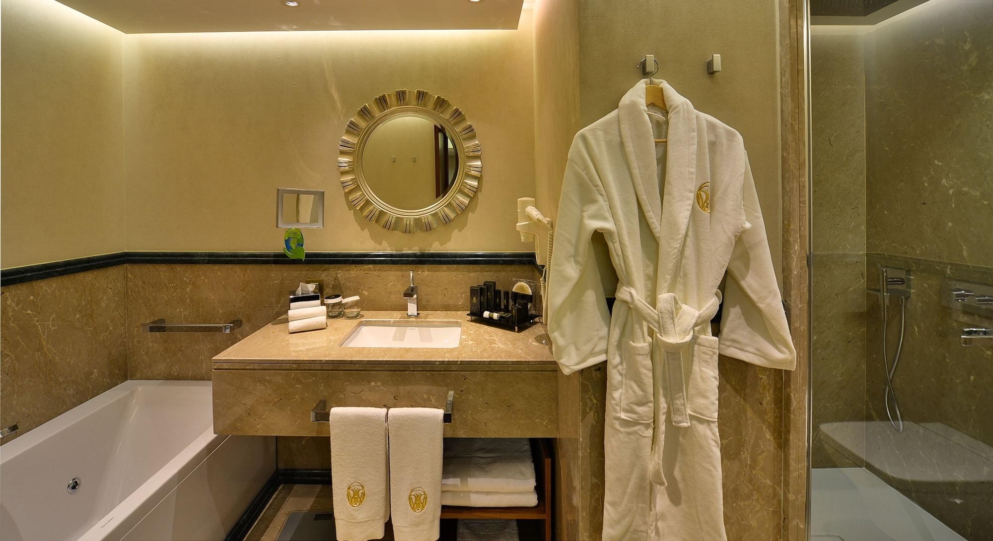 Mona - Special Class Otel 3*