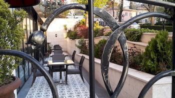 Mona - Special Class Otel 3*
