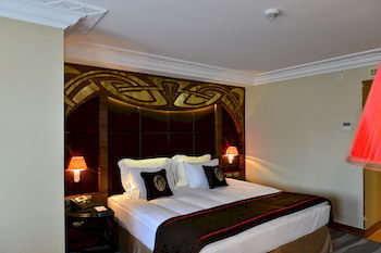 Hotel Mona - Special Class 3*